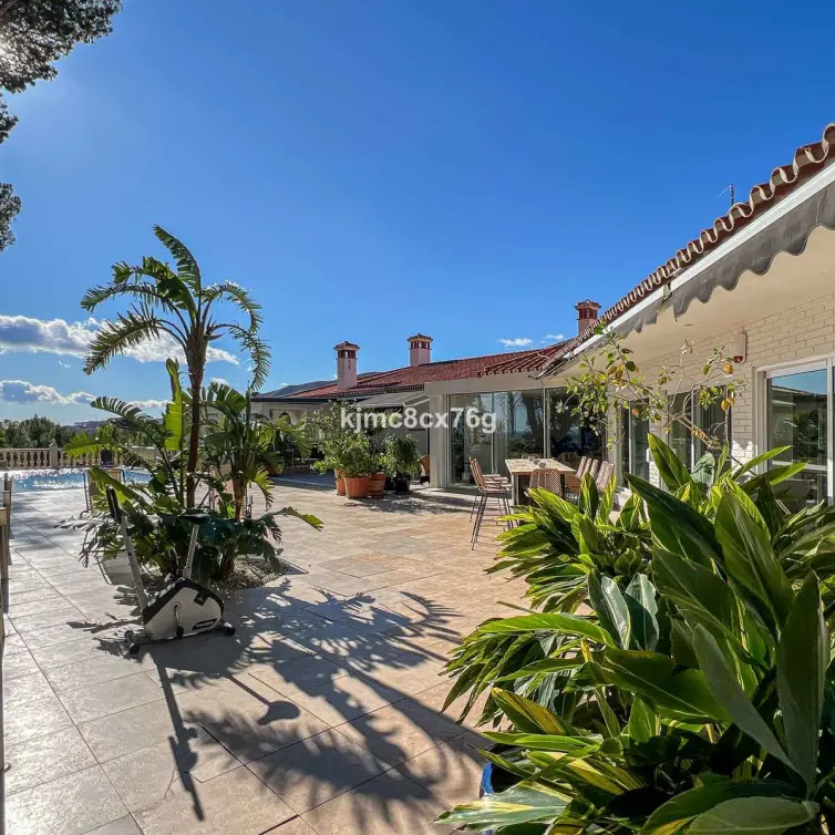 Sale of detached villa in Torremolinos