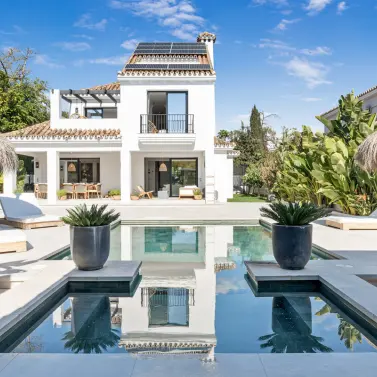 Long-term rent of detached villa in Nueva Andalucía