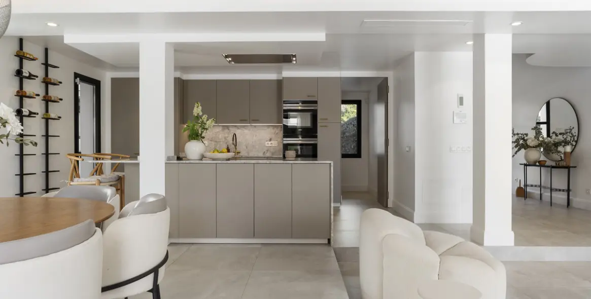 Long-term rent of detached villa in Nueva Andalucía 23