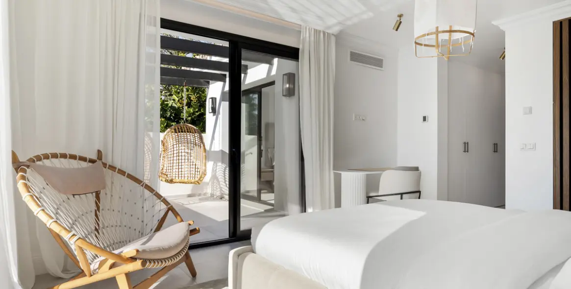 Long-term rent of detached villa in Nueva Andalucía 36