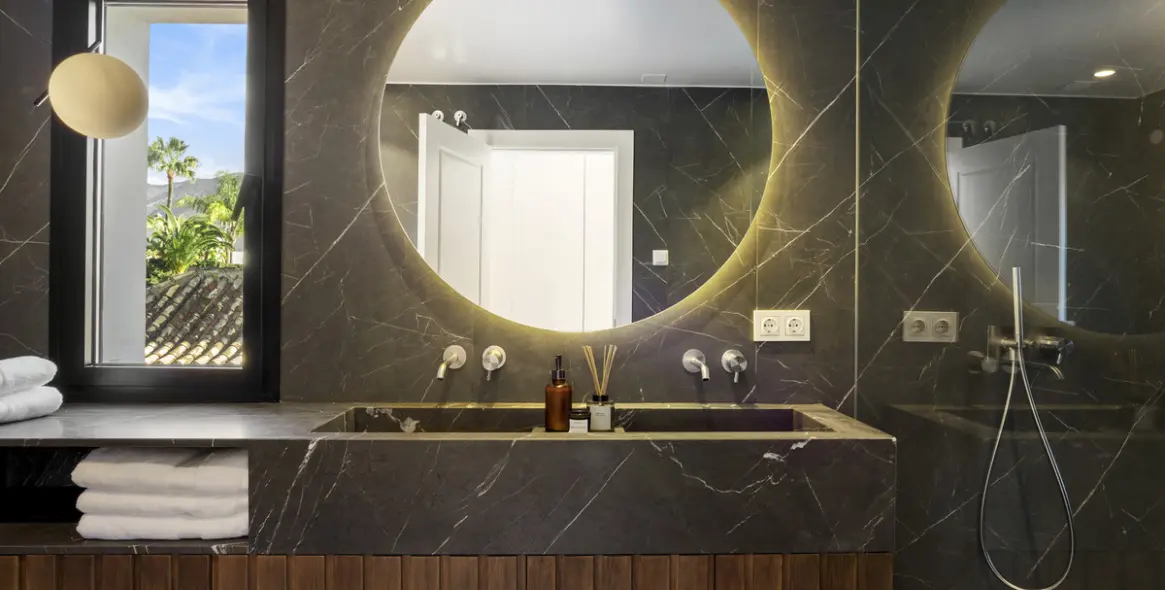 Long-term rent of detached villa in Nueva Andalucía 29