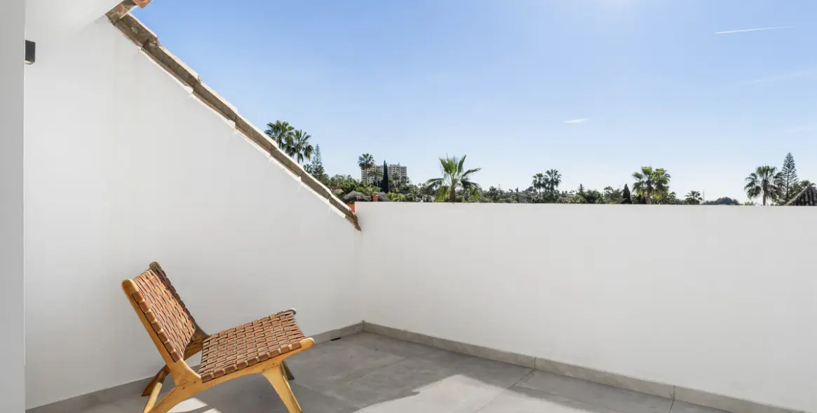 Long-term rent of detached villa in Nueva Andalucía 38