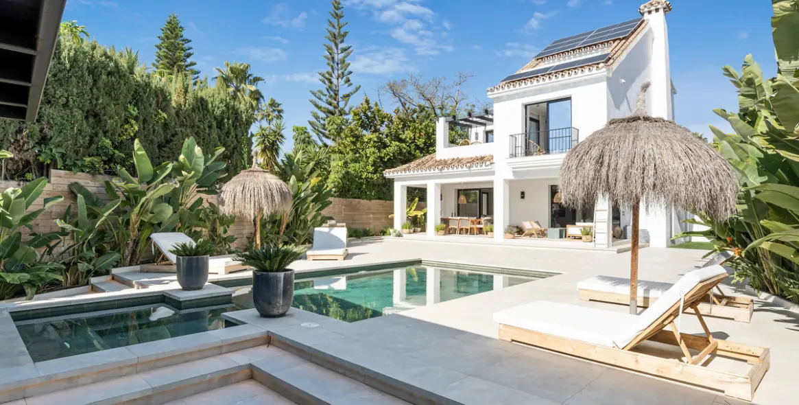 Long-term rent of detached villa in Nueva Andalucía 50