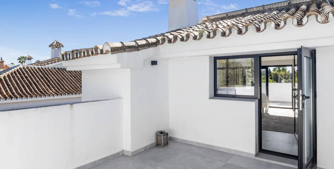 Long-term rent of detached villa in Nueva Andalucía 54