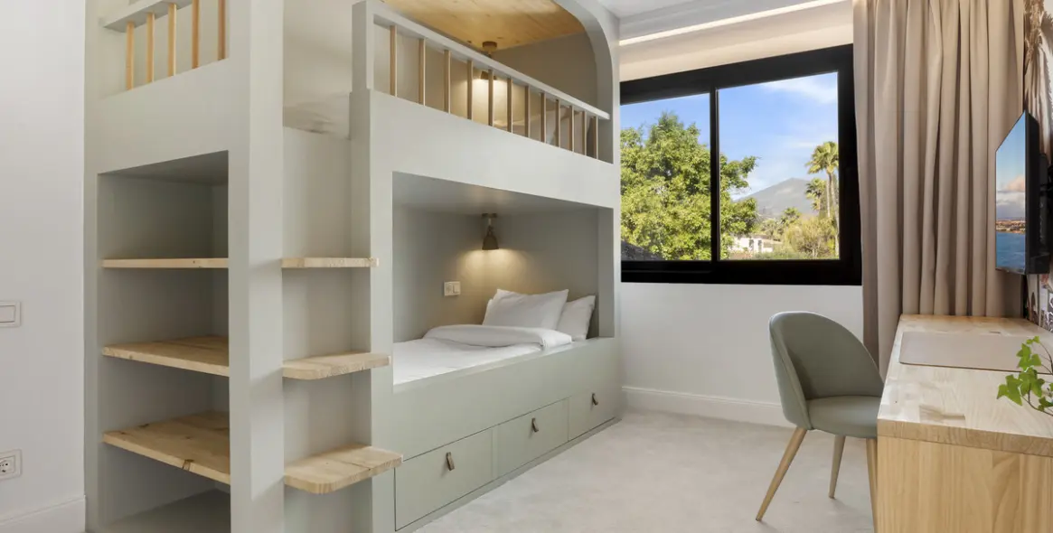 Short-term rent of detached villa in Nueva Andalucía 26