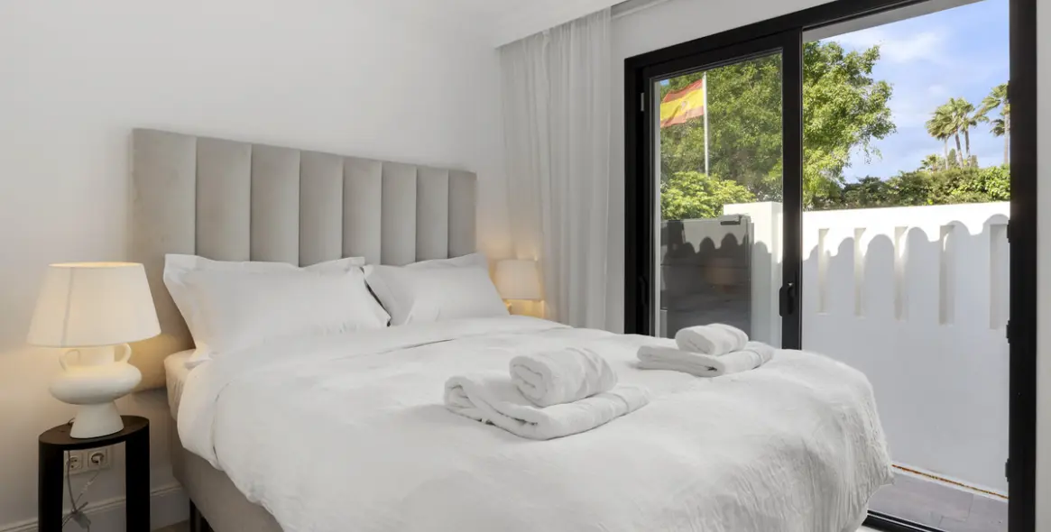 Short-term rent of detached villa in Nueva Andalucía 28