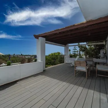 Продажа апартаментов на среднем этаже в The Golden Mile