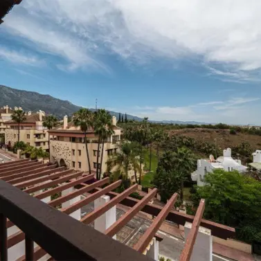 Продажа апартаментов на среднем этаже в The Golden Mile