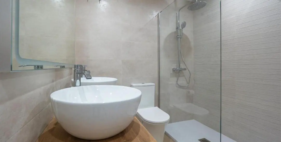 Продажа апартаментов на среднем этаже в The Golden Mile 18