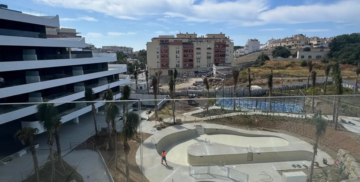 Продажа апартаментов на среднем этаже в Estepona 13