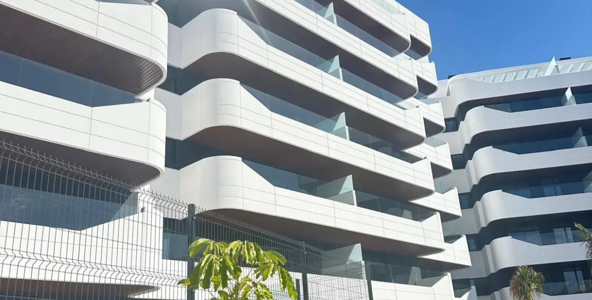 Продажа апартаментов на среднем этаже в Estepona 16