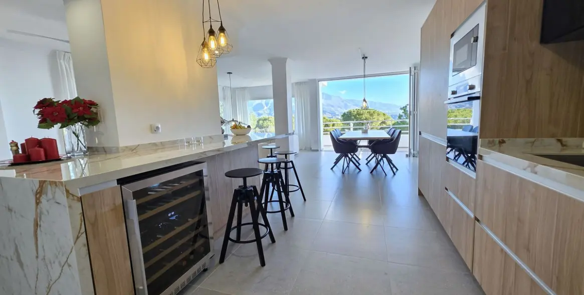 Продажа апартаментов на среднем этаже в Nueva Andalucía 4