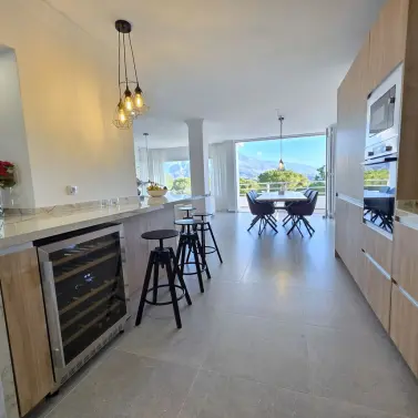 Продажа апартаментов на среднем этаже в Nueva Andalucía