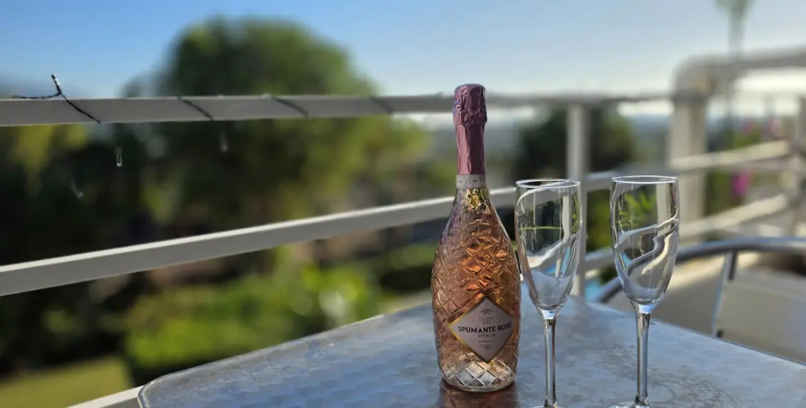 Sale of middle floor apartment in Nueva Andalucía 21