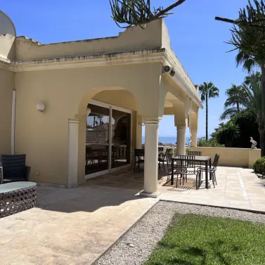 Продажа  отдельно стоящей виллы в Bahía de Marbella