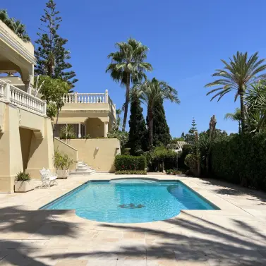 Продажа  отдельно стоящей виллы в Bahía de Marbella