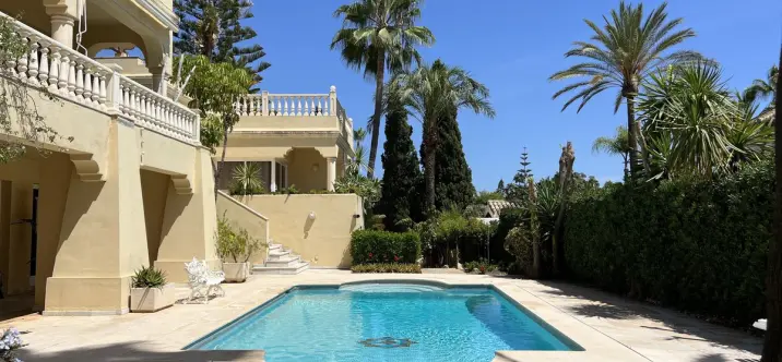 Продажа  отдельно стоящей виллы в Bahía de Marbella 4