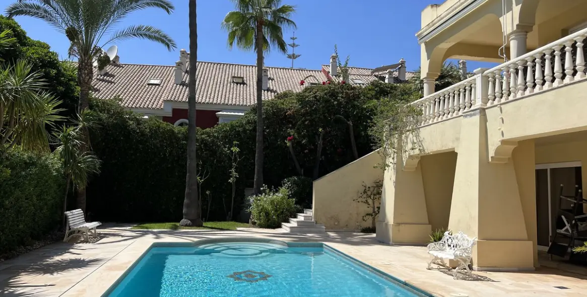 Venta de villa independiente en Bahía de Marbella 6