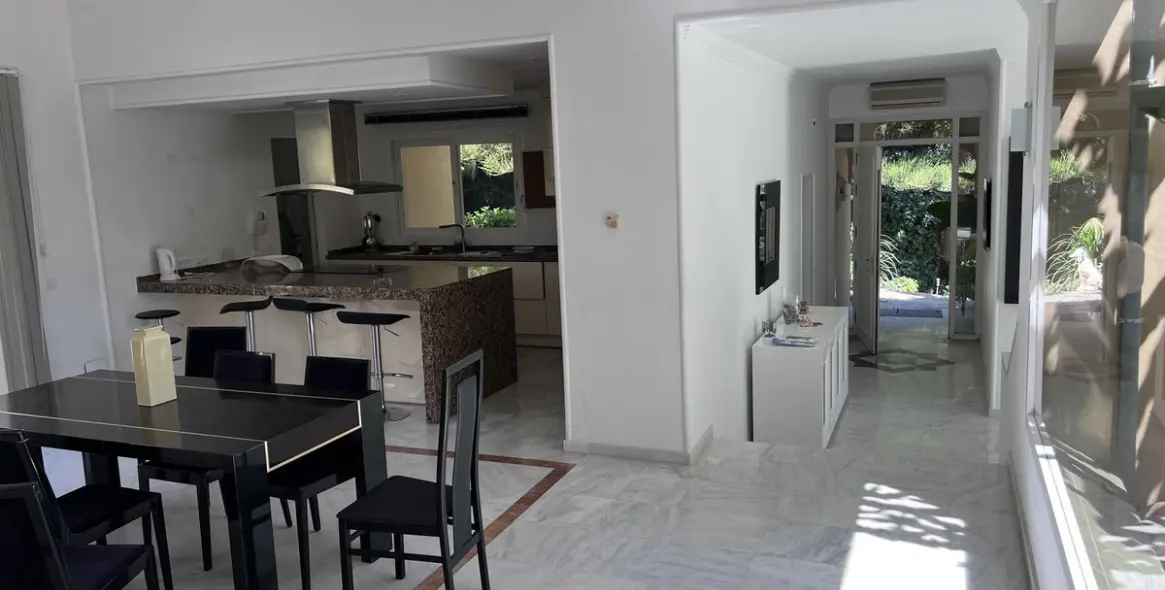 Venta de villa independiente en Bahía de Marbella 14