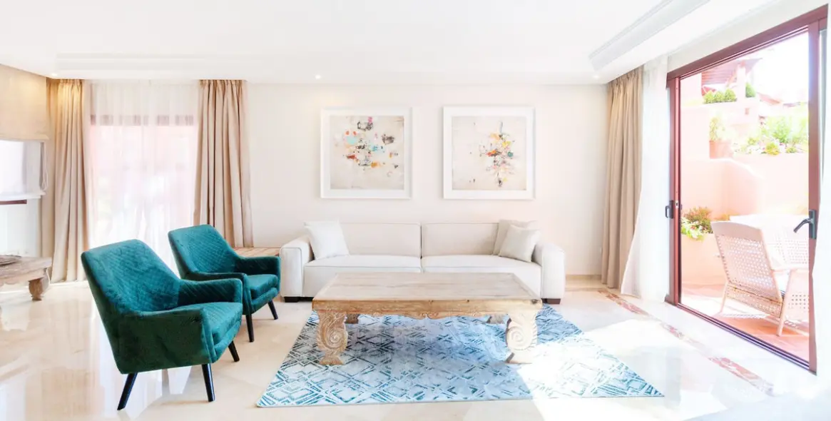 Long-term rent of penthouse in New Golden Mile 1