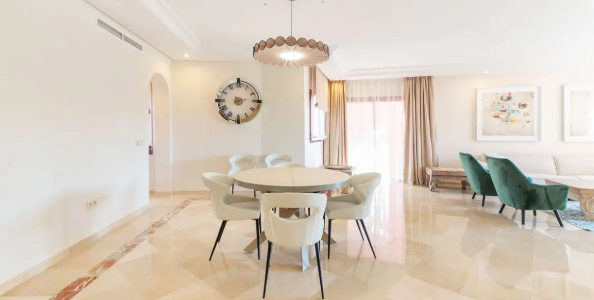 Long-term rent of penthouse in New Golden Mile 6