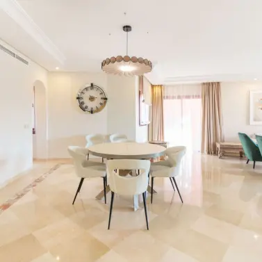 Long-term rent of penthouse in New Golden Mile