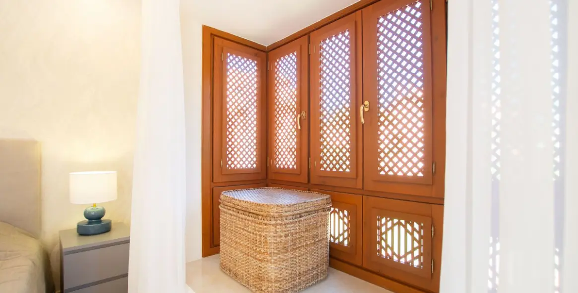 Long-term rent of penthouse in New Golden Mile 27