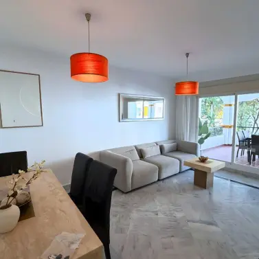 Продажа апартаментов на среднем этаже в Puerto Banús