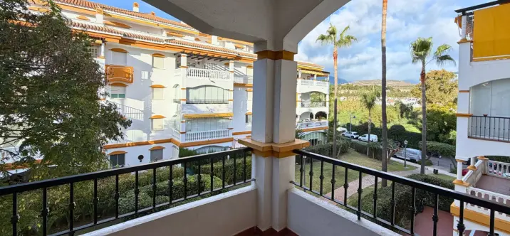 Продажа апартаментов на среднем этаже в Puerto Banús 2