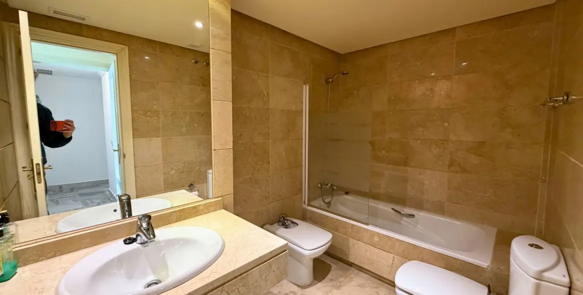 Продажа апартаментов на среднем этаже в Puerto Banús 9