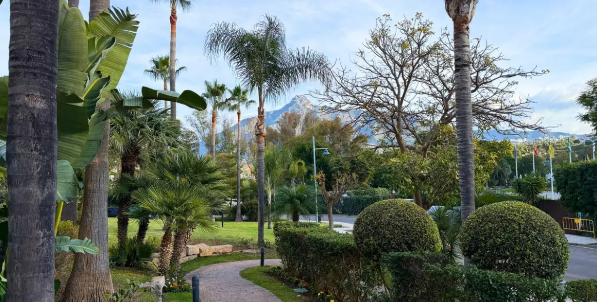 Продажа апартаментов на среднем этаже в Puerto Banús 13