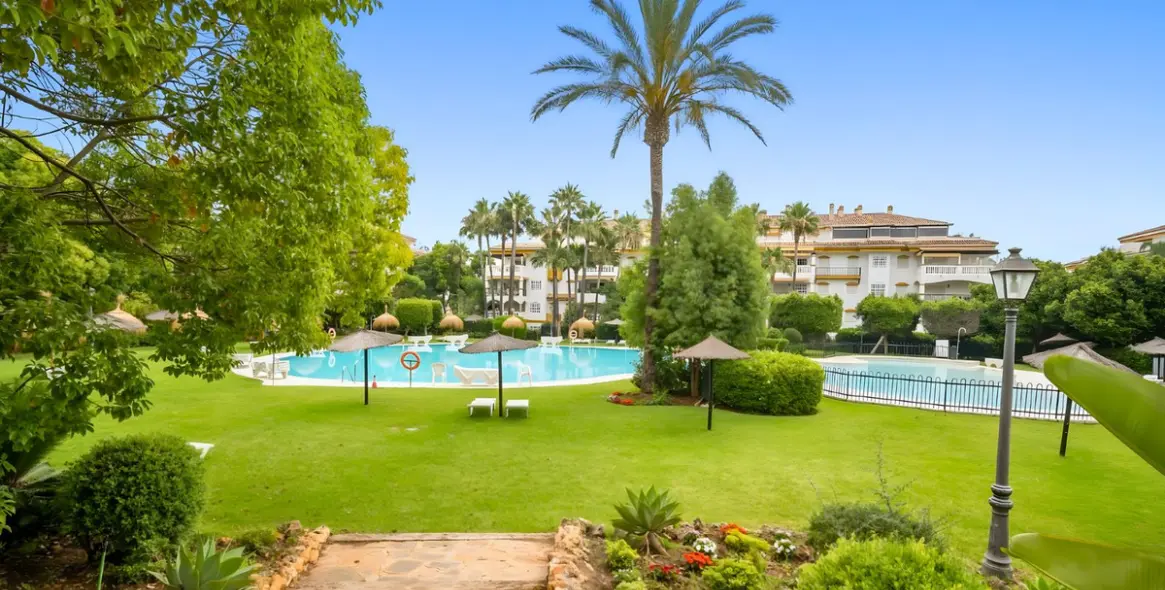 Продажа апартаментов на среднем этаже в Puerto Banús 14