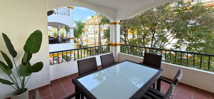 Продажа апартаментов на среднем этаже в Puerto Banús 1