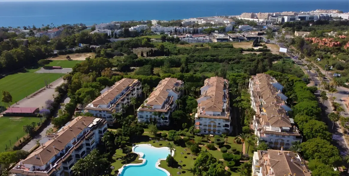 Продажа апартаментов на среднем этаже в Puerto Banús 4