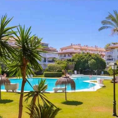 Продажа апартаментов на среднем этаже в Puerto Banús