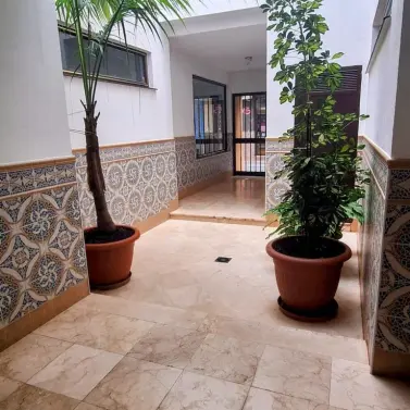 Продажа апартаментов на среднем этаже в Marbella