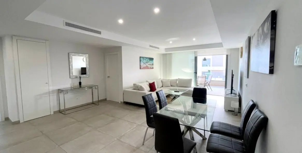 Продажа апартаментов на среднем этаже в Cancelada 1