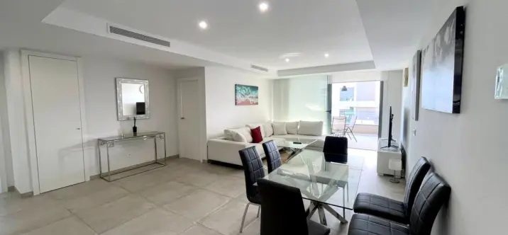 Venta de apartamento en planta media en Cancelada 0