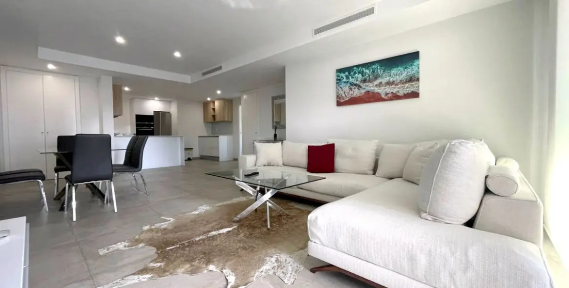 Продажа апартаментов на среднем этаже в Cancelada 2