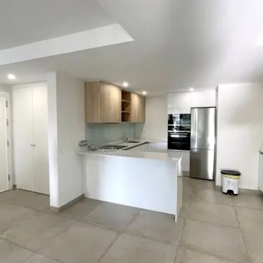 Venta de apartamento en planta media en Cancelada