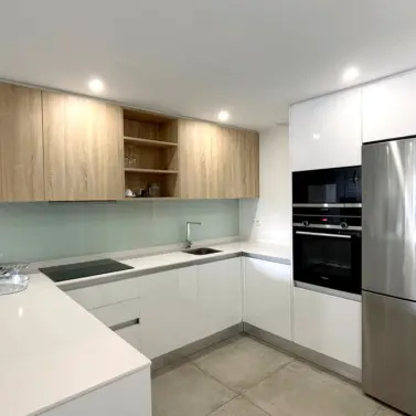 Venta de apartamento en planta media en Cancelada