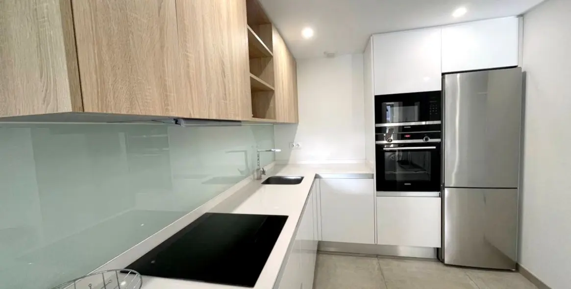 Продажа апартаментов на среднем этаже в Cancelada 6