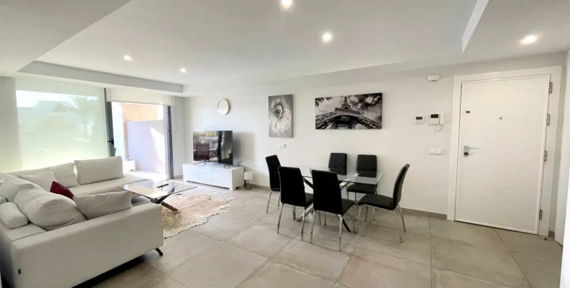 Продажа апартаментов на среднем этаже в Cancelada 8