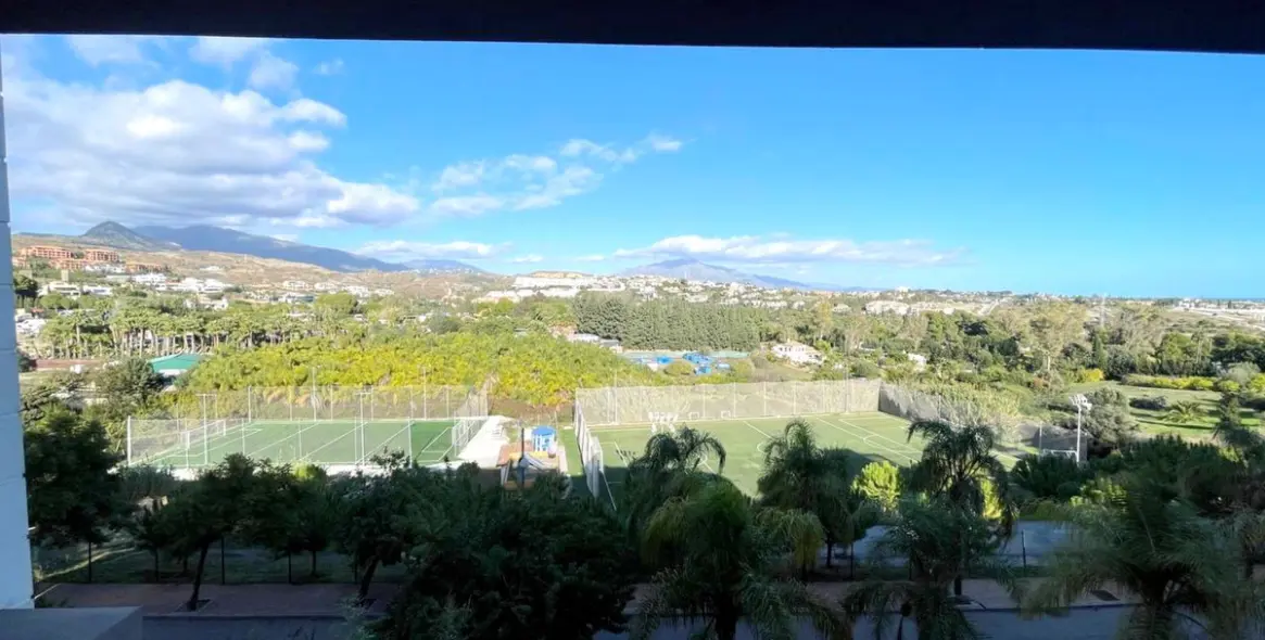 Продажа апартаментов на среднем этаже в Cancelada 14