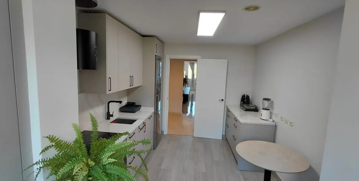 Sale of middle floor apartment in Nagüeles 10