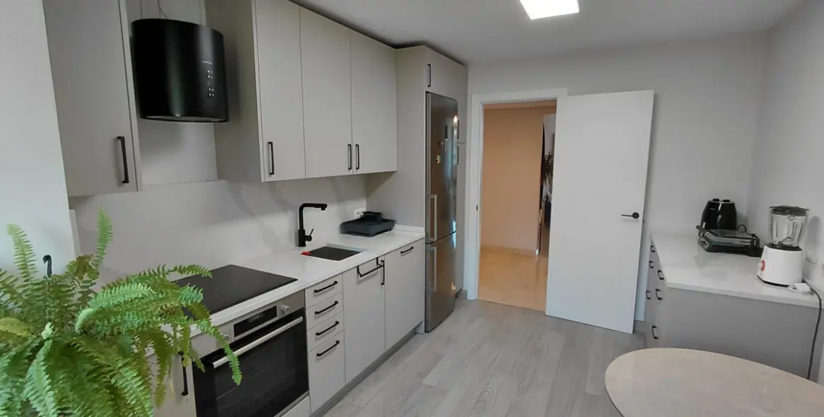 Sale of middle floor apartment in Nagüeles 14