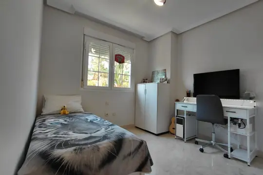 Image 4 thumb