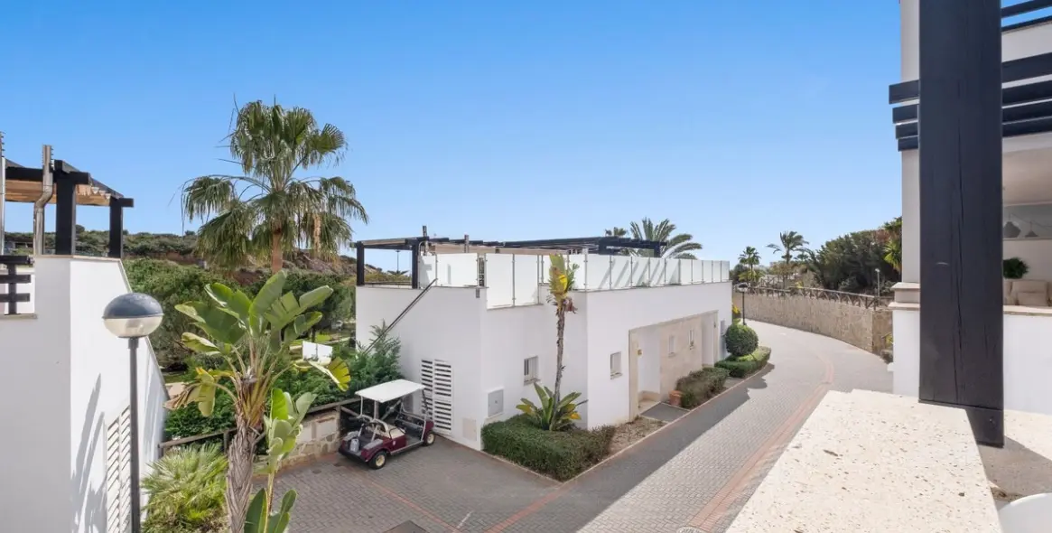 Sale of duplex in Santa Clara 1