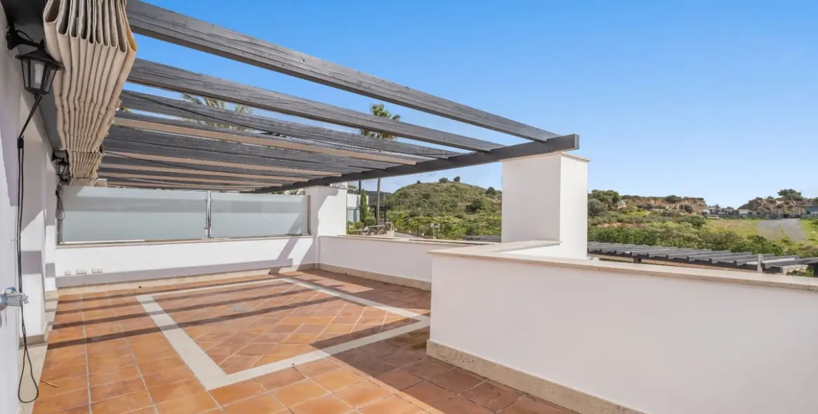 Sale of duplex in Santa Clara 4