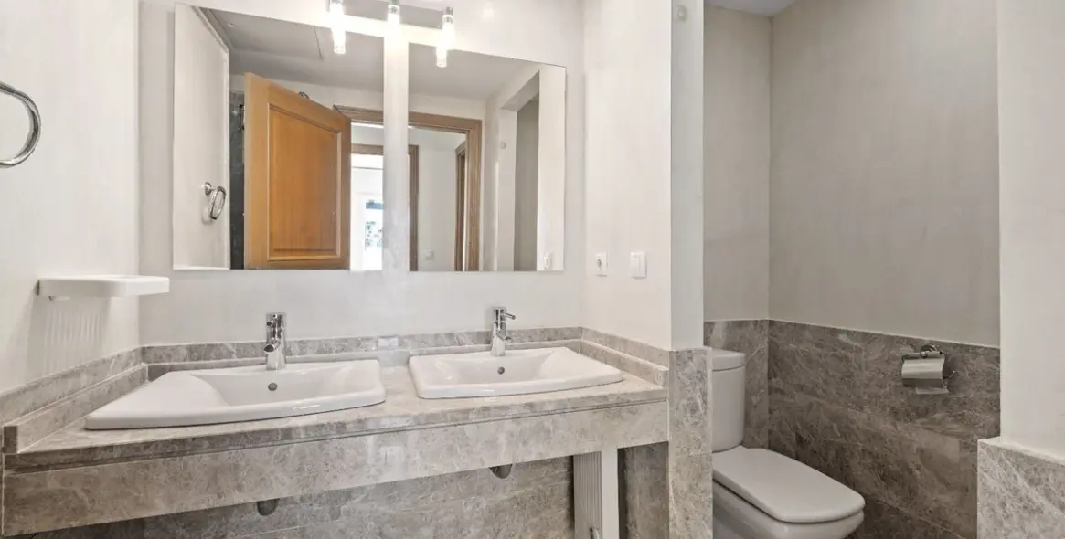 Sale of duplex in Santa Clara 8